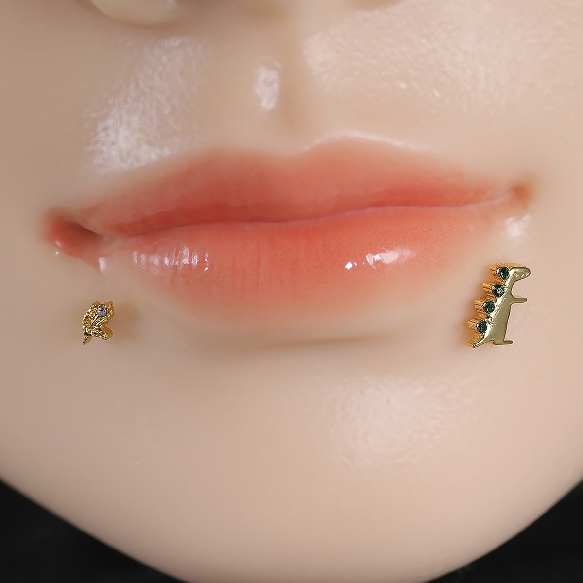 Un simpatico dinosauro labbro  - Body Jewelry Changing Kit recensione e prezzo