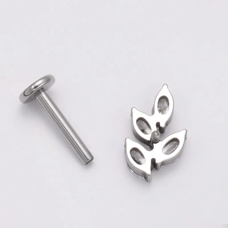G23 Titanio Gemma CZ Orecchio  - Zoor Body Jewelry recensione e prezzo